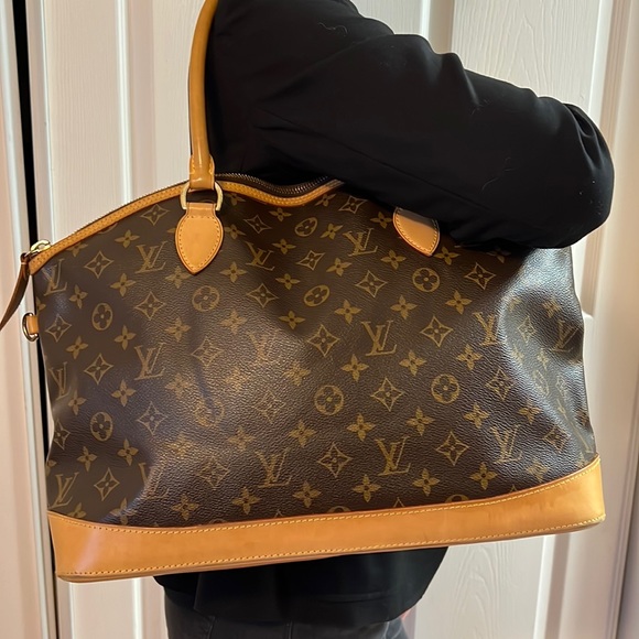 Authentic Louis Vuitton Lockit Monogram Horizontal - Picture 2 of 16